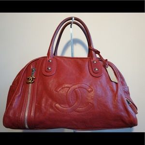 Chanel large quilted caviar bowling bag - Red